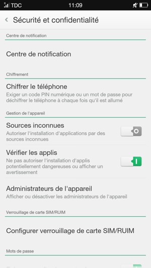 Pour modifier le code PIN de la carte SIM, retournez dans le menu Sécurité et confidentialité et sélectionnez  Configurer verrouillage de carte SIM/RUIM