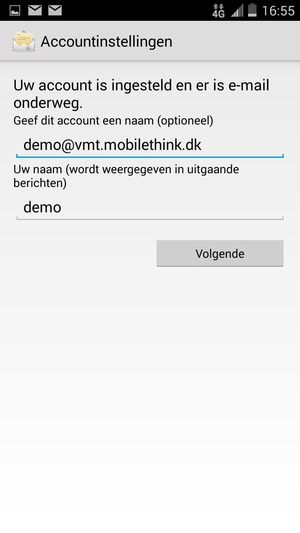 Geef uw account een naam en voer uw naam in. Selecteer Volgende
