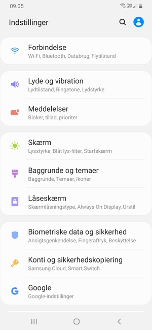 For at aktivere din skærmlås, gå til menuen Indstillinger og vælg Låseskærm