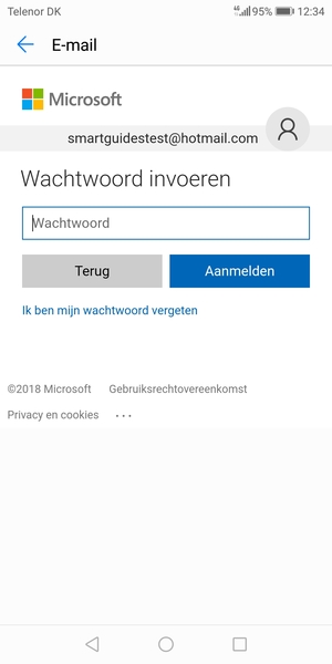 Voer uw Hotmail wachtwoord in en selecteer Aanmelden