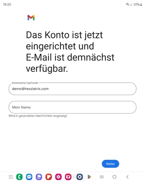 Geben Sie Ihrem Konto einen Namen und geben Sie Ihren Namen ein. Wählen Sie Weiter