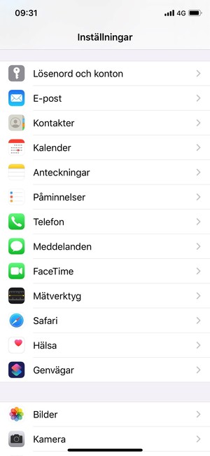 Scrolla till och välj Lösenord och konton