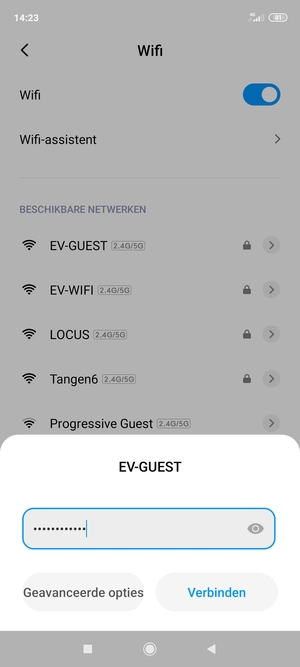 Voer het WiFi-wachtwoord in en selecteer Verbinden