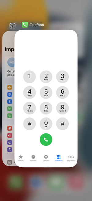 Scorri verso l'alto le app per chiuderle. Ciò ti farà risparmiare batteria.
