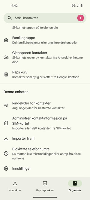 Bla til og velg Administrer kontaktinformasjon på SIM-kortet