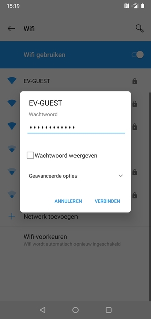 Voer het WiFi-wachtwoord in en selecteer VERBINDEN