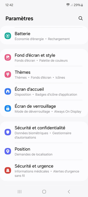 Faites défiler et sélectionnez Sécurité et confidentialité