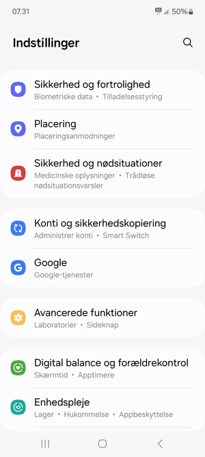 Scroll til og vælg Konti og sikkerhedskopiering