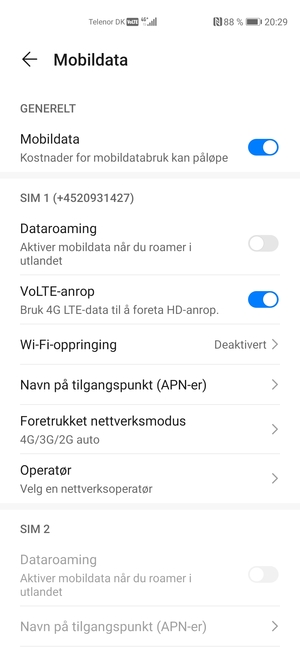 Bla til SIM 1 eller SIM 2 og velg Navn på tilgangspunkt (APN-er)