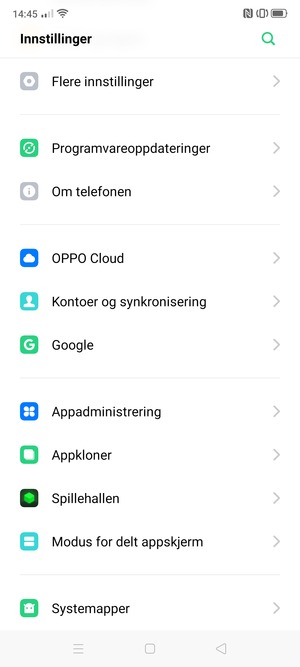 Gå tilbake til Innstillinger-menyen og bla til og velg Kontoer og synkronisering