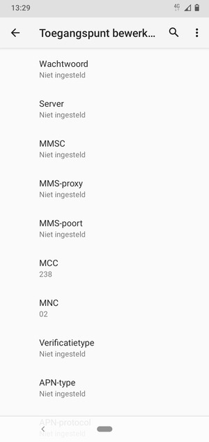 Scroll naar beneden en voer internetgegevens in