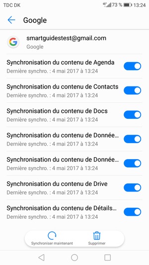 Assurez-vous que Synchro. du contenu de Contacts est sélectionné