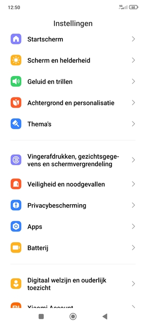 Scroll naar en selecteer Vingerafdrukken, gezichtsgegevens en schermvergrendeling
