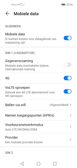 Scroll naar SIM 1 of SIM 2 en selecteer Namen toegangspunten (APN's)