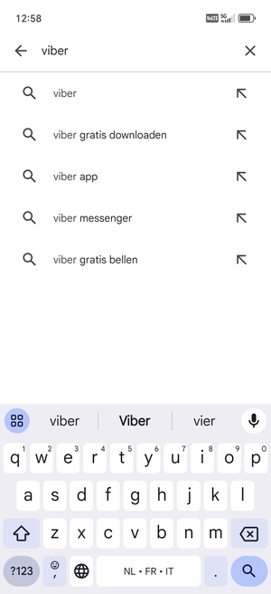 Voer de app-naam in en selecteer Zoeken