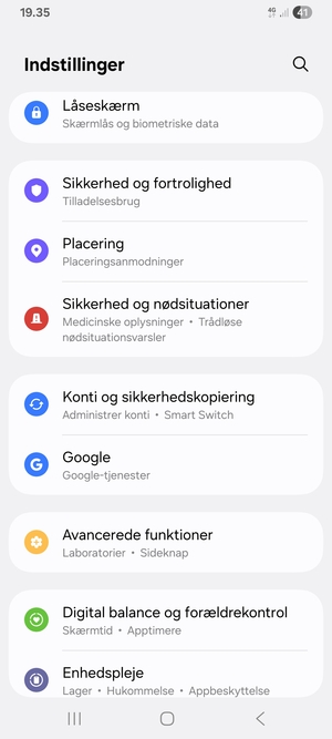 Scroll til og vælg Konti og sikkerhedskopiering