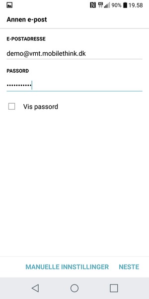 Skriv inn e-postadresse og passord. Velg NESTE