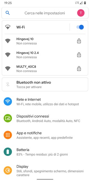 Seleziona la rete wireless a cui desideri connetterti
