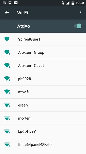 Seleziona la rete wireless a cui desideri connetterti
