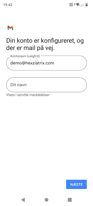 Giv din konto et navn og indtast dit navn. Vælg NÆSTE