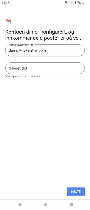 Gi kontoen din et navn, og skriv inn navnet ditt. Velg NESTE