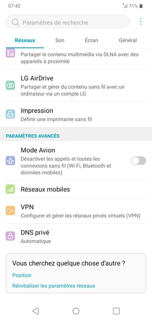 Faites défiler et sélectionnez Réseaux mobiles
