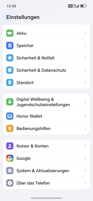 Gehen Sie zurück zum Einstellungen Menü und wählen Sie Nutzer & Konten