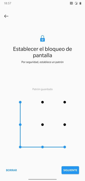 Dibuje un patrón de desbloqueo y seleccione SIGUIENTE