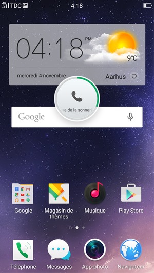 Maintenir appuyé pour baisser le volume au niveau requis