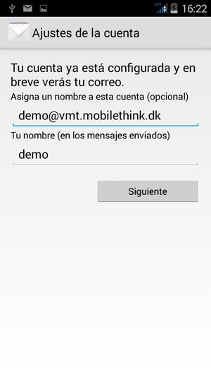 Déle a su cuenta un nombre y escriba su nombre. Seleccione Siguiente