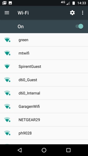 Seleziona la rete wireless a cui desideri connetterti