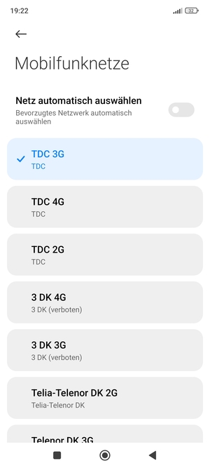 Wählen Sie einen Netzbetreiber von der Liste