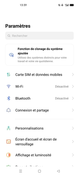 Sélectionnez Carte SIM et données mobiles