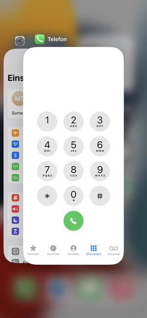 Apps nach oben streifen, um sie zu schliessen. Dies wird Batterie sparen.