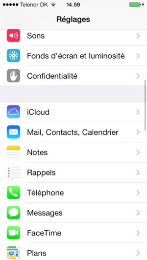 Retournez au menu Réglages, faites défiler et sélectionnez Mail, Contacts, Calendrier