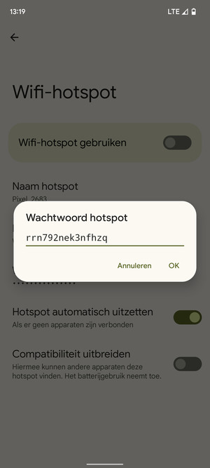Voer een wachtwoord van een WiFi-hotspot in van ten minste 8 tekens en selecteer OK