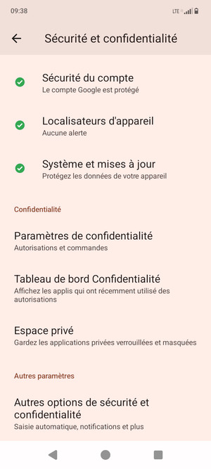 Pour modifier le code PIN de la carte SIM, allez dans le menu Sécurité et confidentialité et  faites défiler et sélectionnez Autres options de sécurité et confidentialité