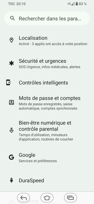 Faites défiler et sélectionnez Mots de passe et comptes