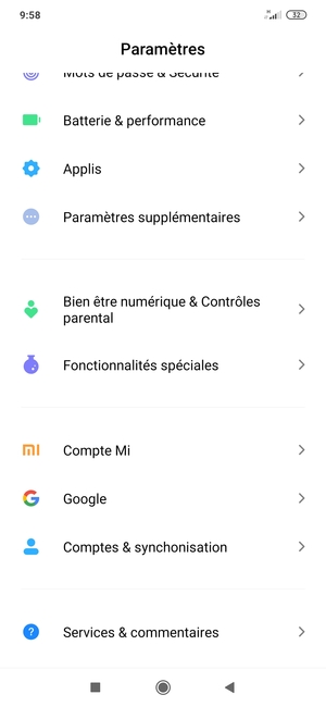 Faites défiler et sélectionnez Comptes & synchronisation