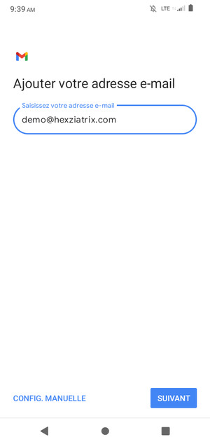 Saisissez votre adresse e-mail et sélectionnez SUIVANT