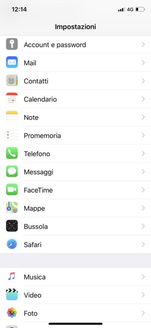 Per cambiare il PIN della scheda SIM, torna al menu Impostazioni, scorri fino a Telefono e seleziona questa opzione