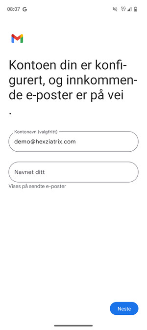 Gi kontoen din et navn, og skriv inn navnet ditt. Velg Neste