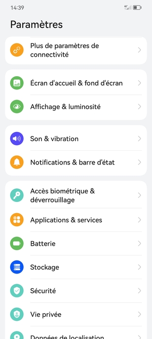 Pour activer votre écran de verrouillage, allez dans le menu Paramètres et sélectionnez Accès biométrique & déverrouillage