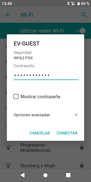 Introduzca la contraseña de Wi-Fi y seleccione CONECTAR