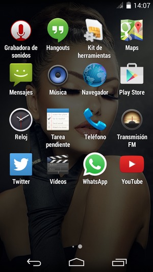 Desplácese y seleccione Play Store