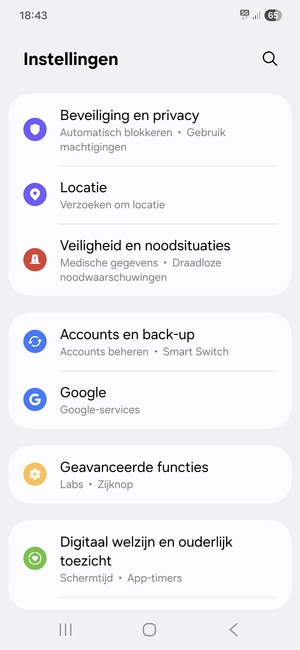 Scroll naar en selecteer Accounts en back-up