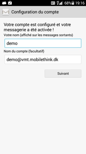 Donnez un nom à votre compte et saisissez votre nom. Sélectionnez Suivant