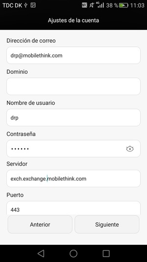 Desplácese hacia abajo e introduzca la dirección del servidor Exchange. Seleccione Siguiente