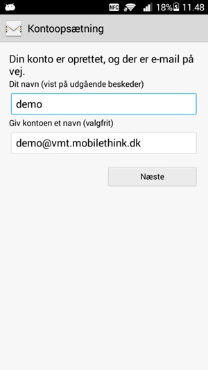 Giv din konto et navn og indtast dit navn. Vælg Næste