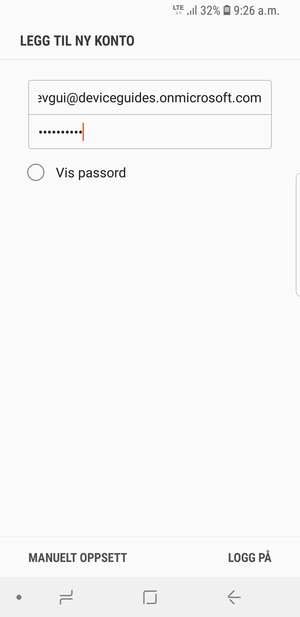 Skriv inn e-postadresse og passord. Velg MANUELT OPPSETT